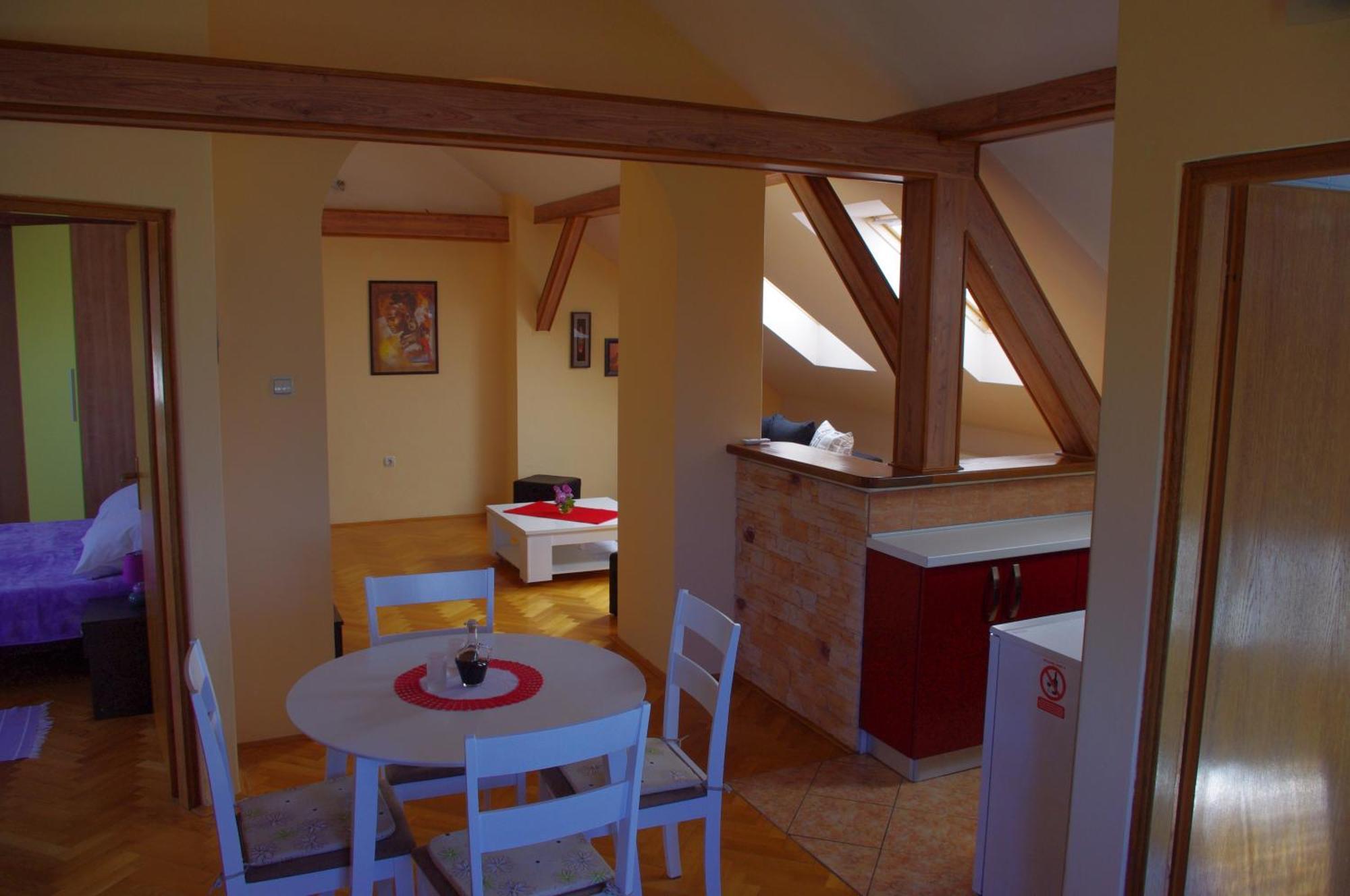 Apartment Tomy سلوني الغرفة الصورة